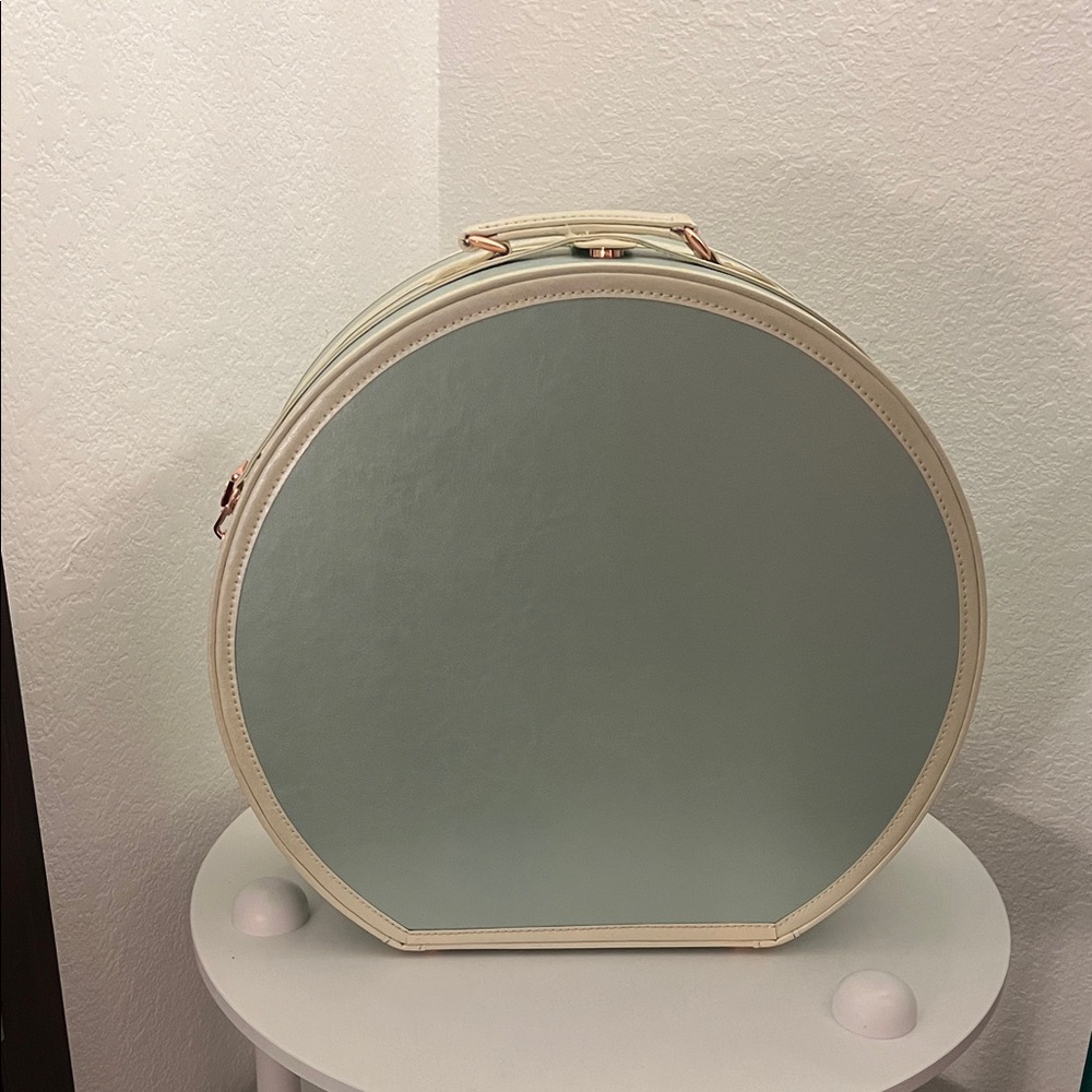 COTRUNKAGE Round Cream and Light Blue Hat Box